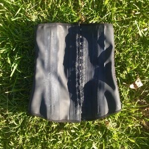 ⌛️Kardashian Waist Trainer ⌛️